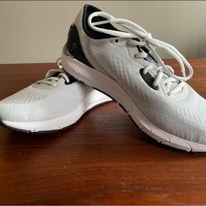 Brand New UnderArmour Hovr Sonic Sneakers